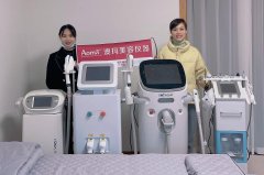 微通道808多少錢一臺(tái)？808脫毛儀宏的強(qiáng)價(jià)位_幾千塊的808半導(dǎo)體脫毛儀
